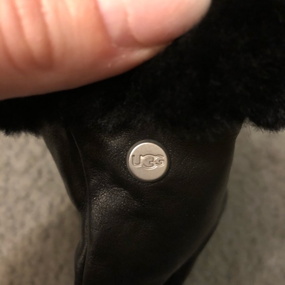 UGG - Genuine Leather Shorty Tech Gloves - Picture 4 of 6